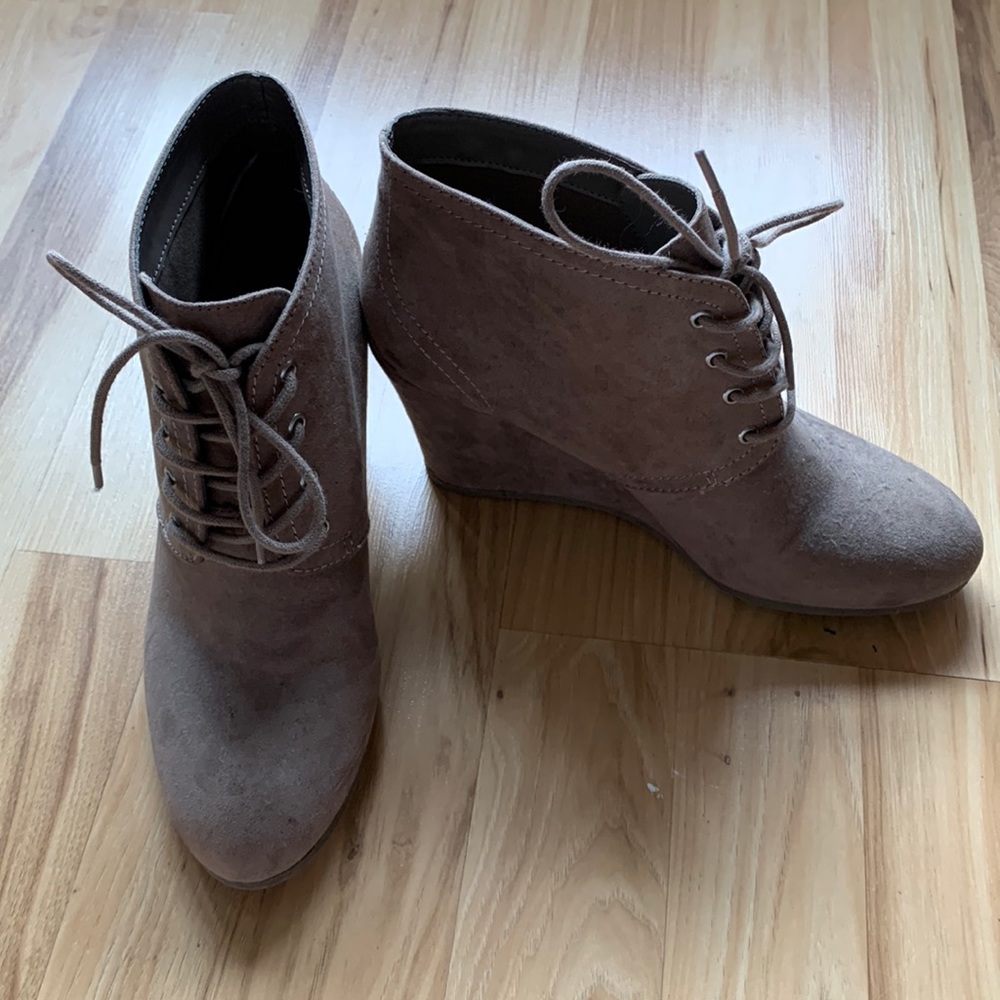 Wedge shoes